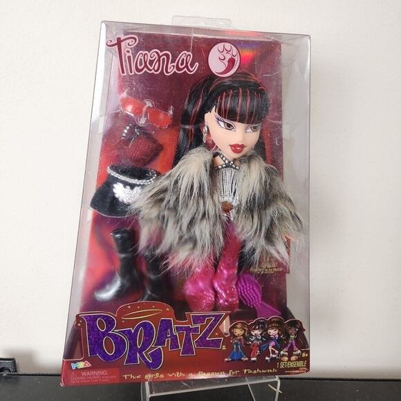 Bratz Original Fashion Doll Tiana Series 3 with 2 Outfits and Poster BOX DAMAGE - Picture 1 of 8